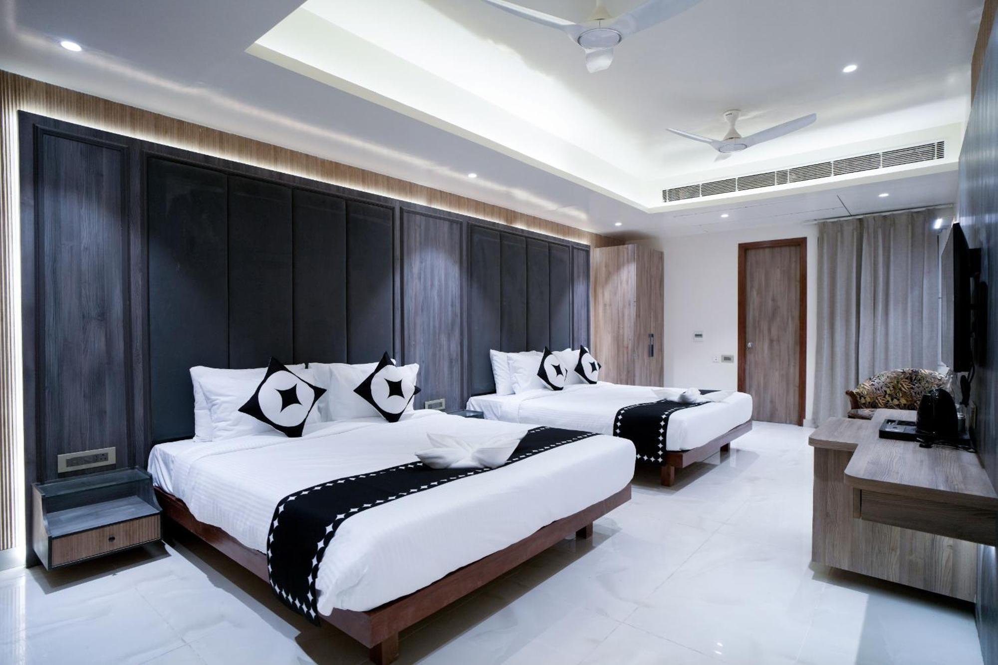 Hotel Ivy Plaza Near Igi Airport New Delhi Buitenkant foto